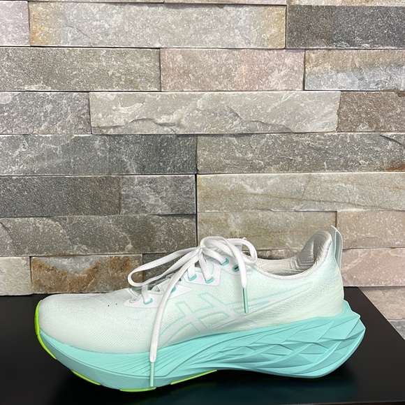 ASICS Women's NOVABLAST 4 TR Running Shoes - Picture 4 of 6